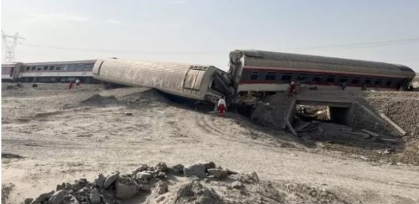 Au moins 17 morts dans le déraillement d'un train en Iran