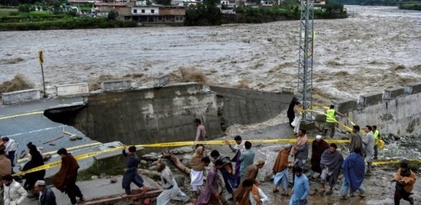 Pakistan: le bilan des inondations grimpe à 1.061 morts