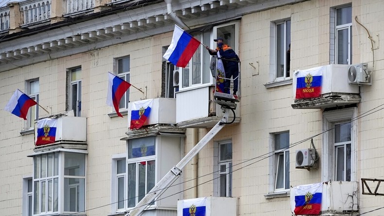 L'Occident rejette les résultats des référendums d'adhésion, Moscou défend la légalité du scrutin