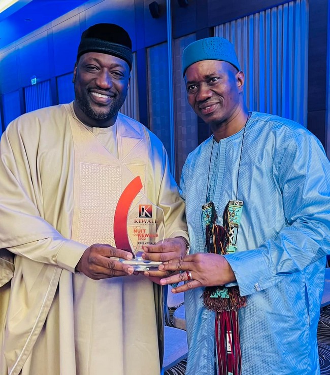 Kewale people awards 2022 : Ibrahima Diawara (PDG d'Ibi Group) désigné "Meilleur Entrepreneur de la décennie" et Adama Traoré dit Damus reçoit le trophée de "Meilleur Entrepreneur Social"