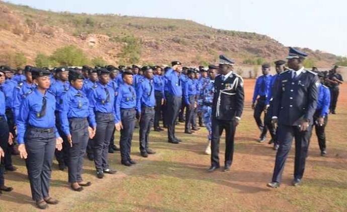 Projet de loi portant militarisation de la Police et de la Protection civile : Le CNT adopte le texte à l’unanimité