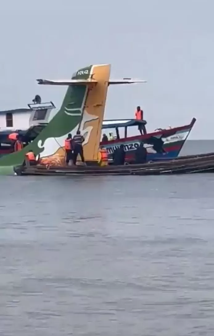 Un avion de ligne s’abîme dans le lac Victoria: le bilan grimpe à 19 morts