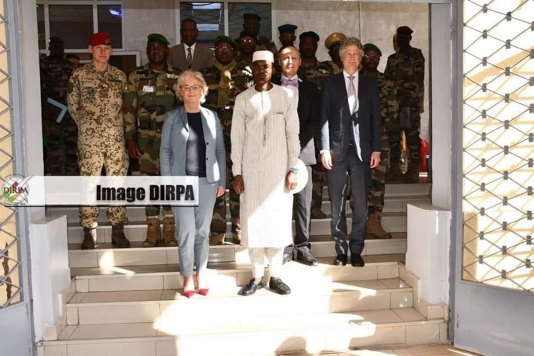 Christine Anelle Lambrech chez le Colonel Sadio Camara :  ''L'Allemagne restera au Mali jusqu'en mai 2024'', dixit la ministre allemande de la Défense