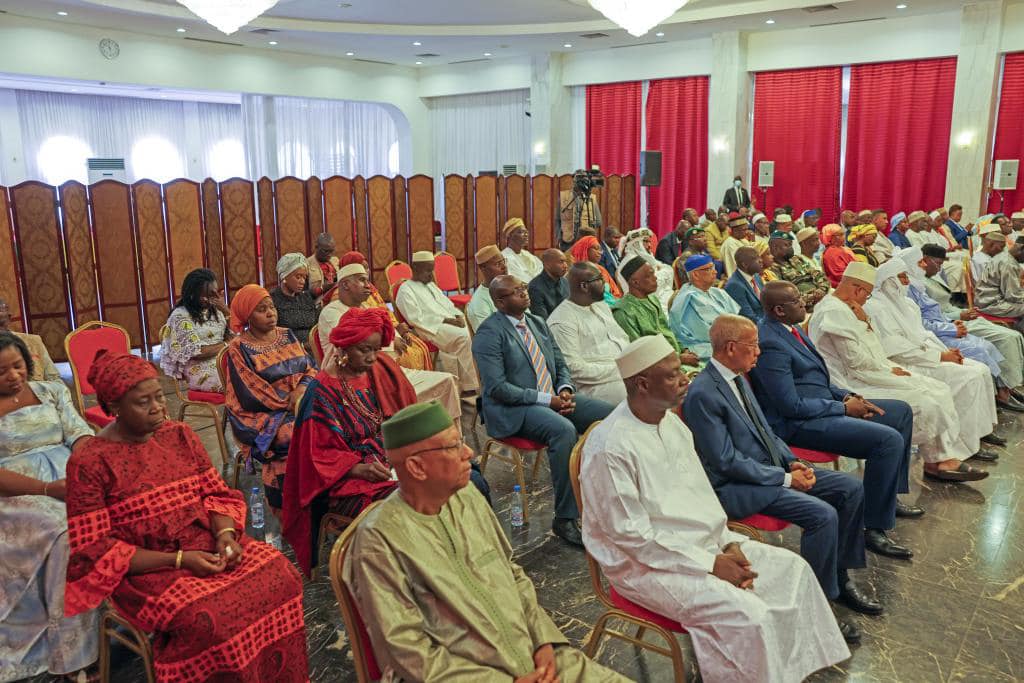 Le temps use le mensonge et polit la vérité : Lettre ouverte au peuple malien