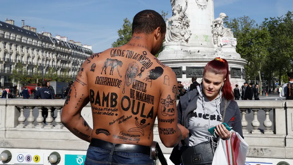 "Je ne te serre pas la main parce que tu es Noir" : en France, neuf personnes noires sur dix disent être victimes de discrimination