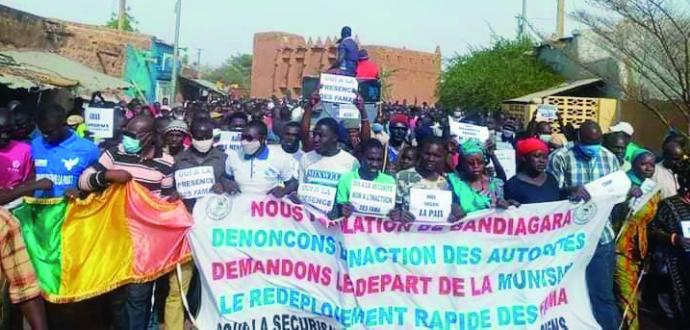 12 civils tués dans une attaque terroriste à Kani-Bonzon : Bandiagara manifeste sa colère