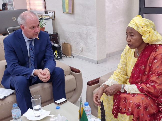 Education : Le nouvel ambassadeur du Canada au Mali rend visite à Mme Sidibé Dédéou Ousmane