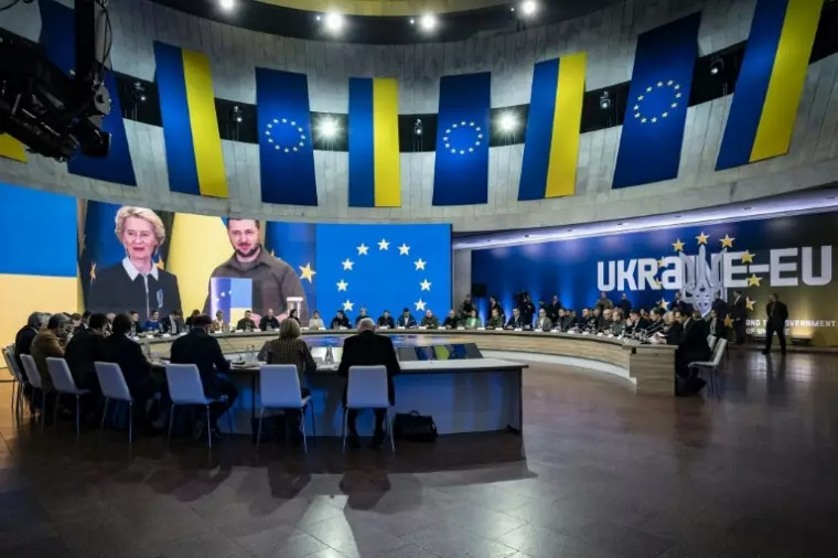 L'UE affiche son soutien à l'adhésion de l'Ukraine lors d'un sommet à Kiev