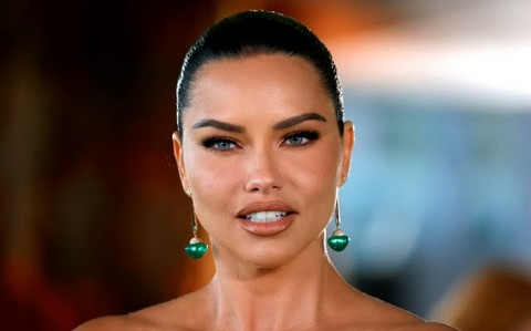 FIFA : Adriana Lima nommée ambassadrice mondiale des supporters de la Fifa