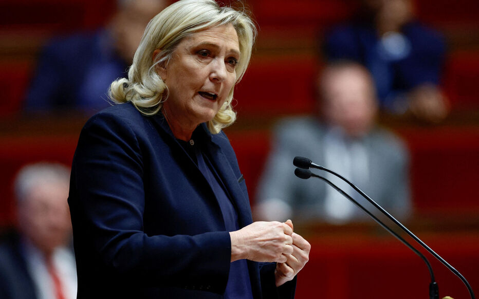 Retraites : Marine Le Pen déposera une motion de censure en cas de recours au 49.3