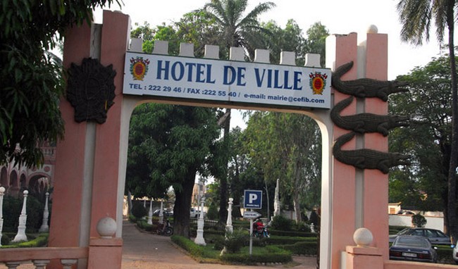 Pour raison d’insalubrité chronique de la ville de Bamako :   Trois maires perdent leurs postes et leurs conseils dissouts !