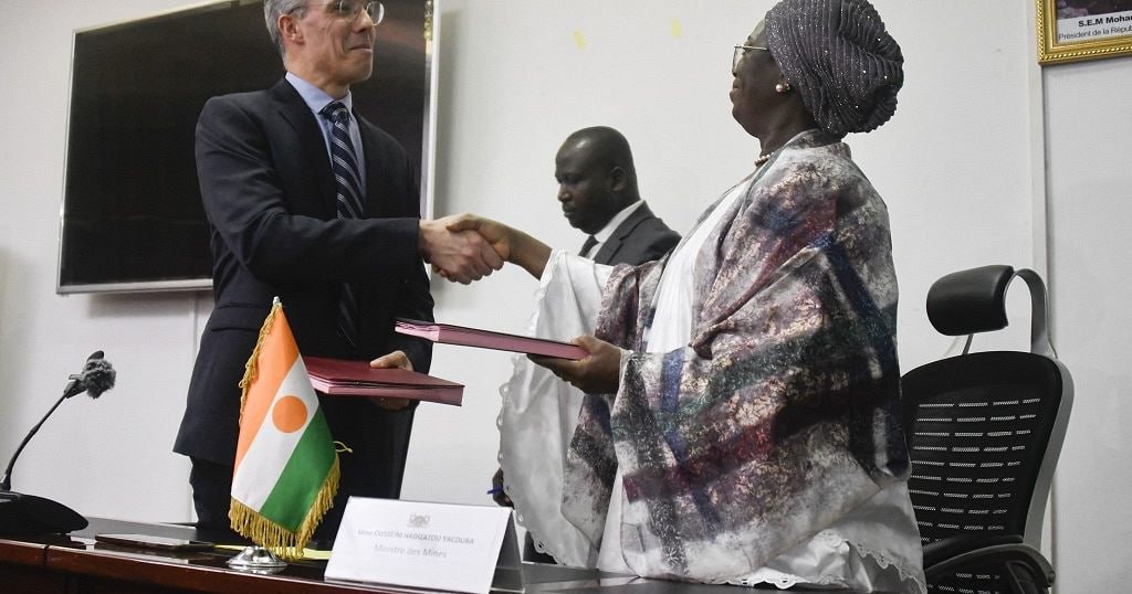 Développement de l'industrie nucléaire française aux frais des richesses naturelles du Niger