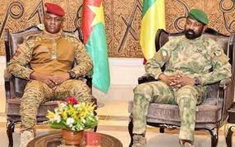 Demande de retrait de la Minusma par le Mali: le Burkina "salue" une "décision courageuse