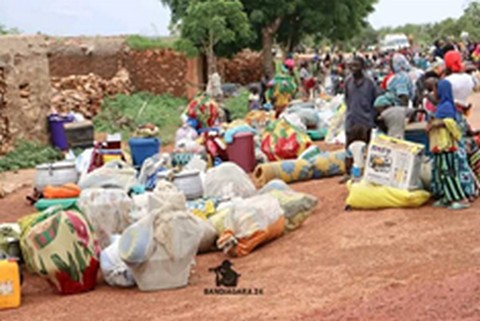 Crise sécuritaire : Le Centre du Mali se vide de sa population,  Les villageois ne savent plus à quel saint se vouer