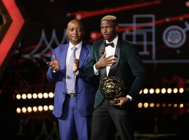 Ballon d’Or Africain 2023 : Osimhen sacré à Marrakech, 24 ans après !