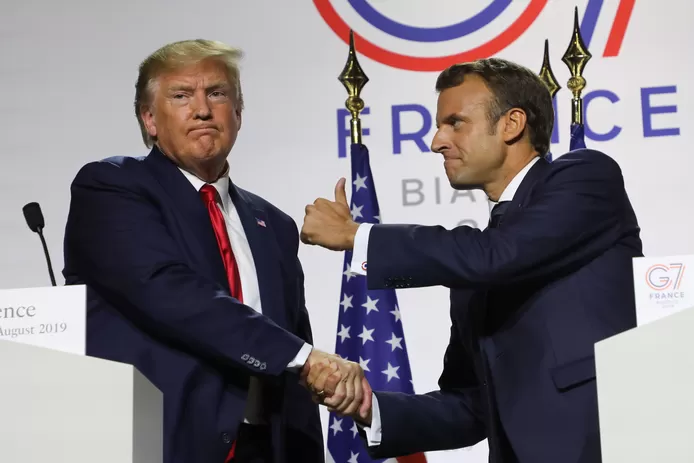 Trump se moque de Macron et l'imite en plein meeting: “Tu ne peux pas faire ça, Donald!”