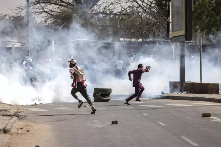 Crise au Sénégal: les manifestations violemment dispersées, un étudiant tué