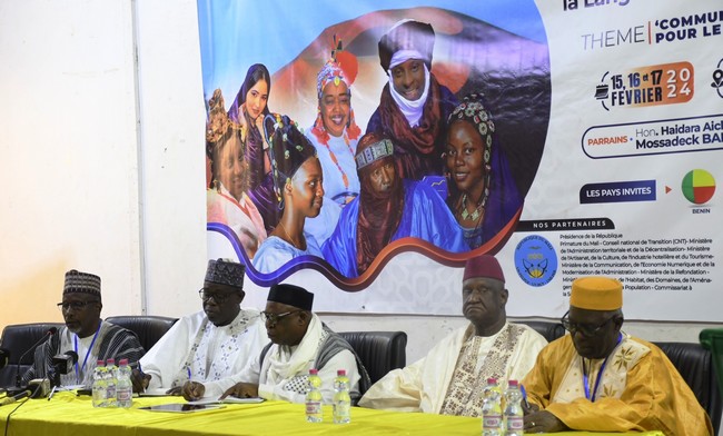 Colloque sur la langue et la culture songhay :    Le colloque international d’IR-Ganda offre de la matière aux étudiants et aux chercheurs