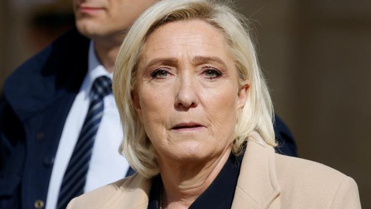 France: Si Jordan Bardella devient Premier ministre, «le président ne pourra pas envoyer de troupes» en Ukraine, rassure Marine Le Pen