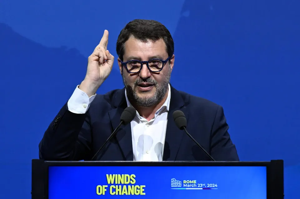 Guerre en Ukraine : Matteo Salvini estime qu’Emmanuel Macron « représente un danger » pour l’Europe après ses déclarations