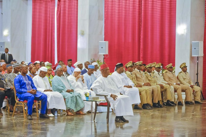 Remise au Président de la Transition du rapport général des termes de référence du Dialogue inter-malien pour la paix et la réconciliation nationale