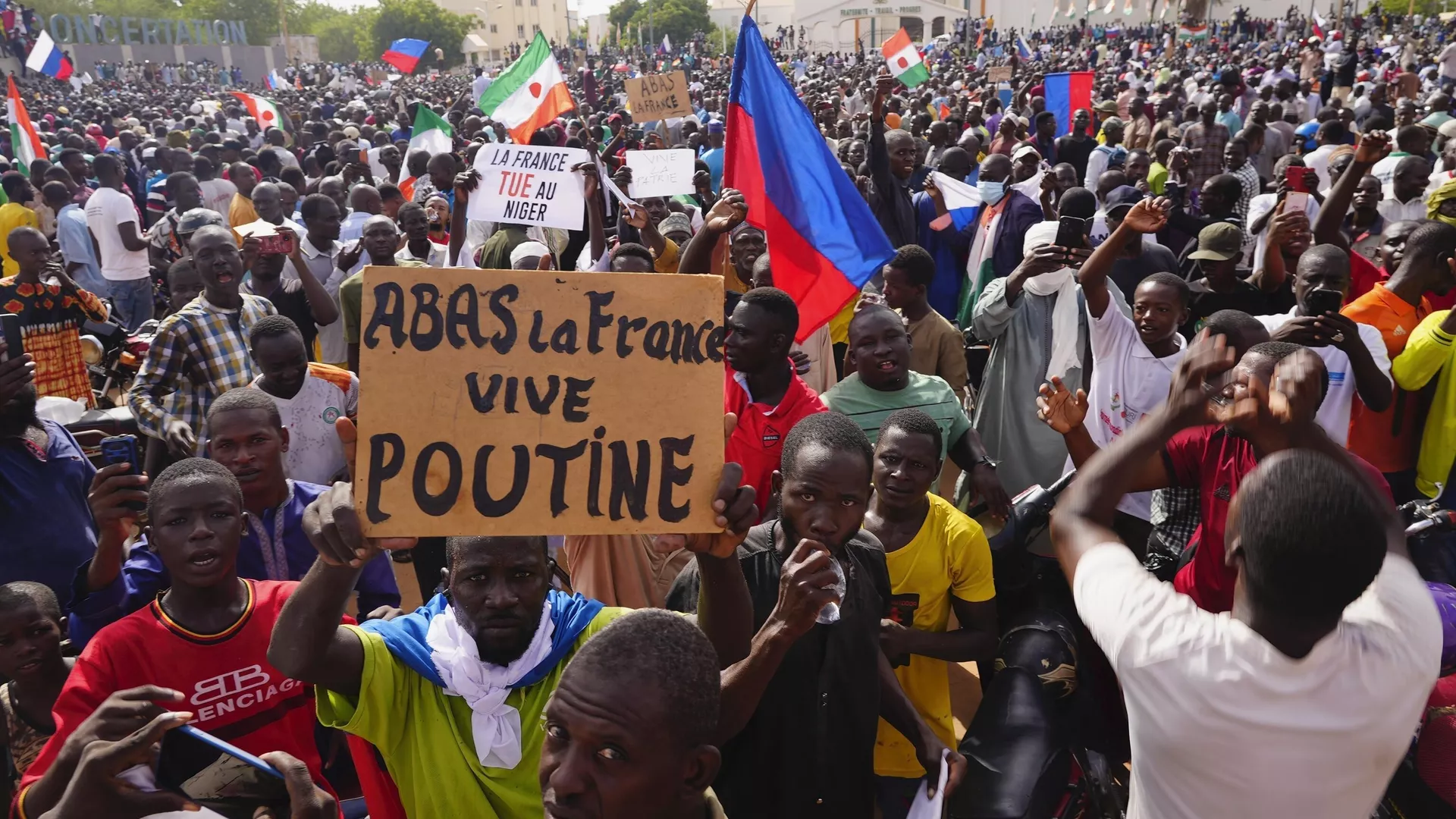 Au Burkina Faso, Mali, Niger, "on constate ce sentiment d'appartenir à cette communauté russe"