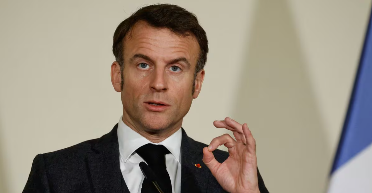 Emmanuel Macron accuse le RN et LFI de mener à «la guerre civile»