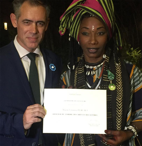 #Mali : Fatoumata Diawara : Désormais officier de l'ordre des arts et des lettres de la France