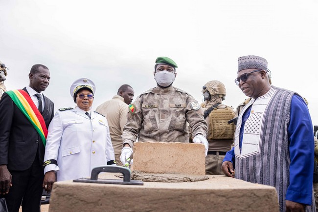 Visite du Président de la Transition à Sikasso : Pose de la 1ère pierre d'une université polyvalente